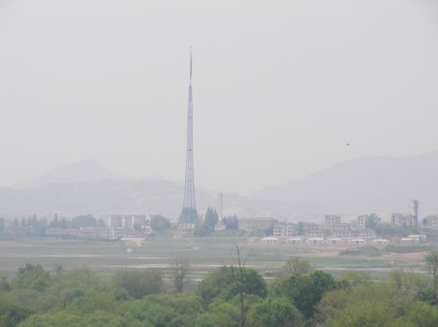 北朝鮮の宣伝村（気静洞村）と世界一高く掲げられた北朝鮮の国旗