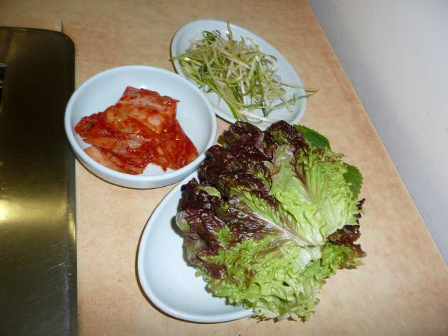 焼肉を食べる際に包む葉野菜