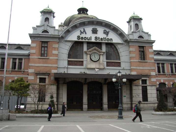 旧ソウル駅舎（設計：塚本靖、ゲオルグ・デ・ラランデ）