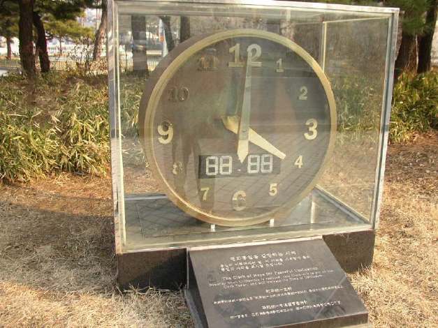【戦争記念館】　統一後、平和の時計等に設置される予定の時計