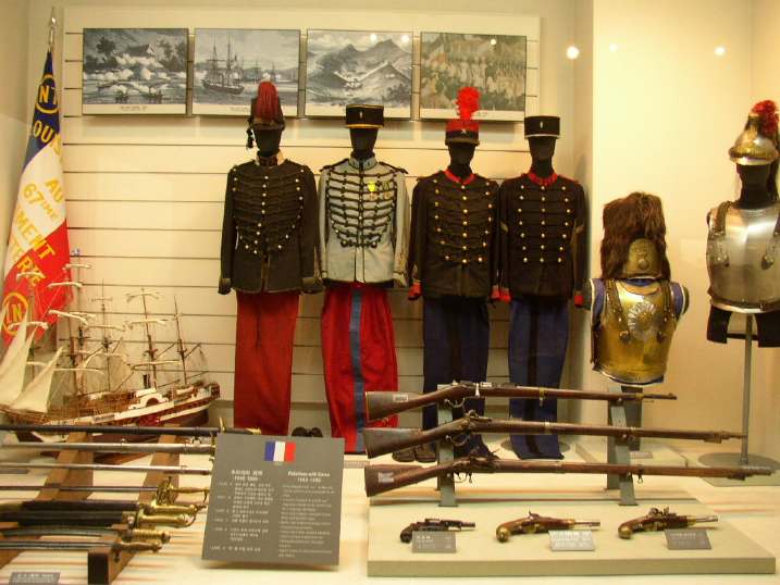 【戦争記念館】　戦争歴史室（近世近代における服装）・フランス