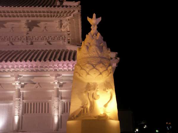 百済金銅大香炉の雪像