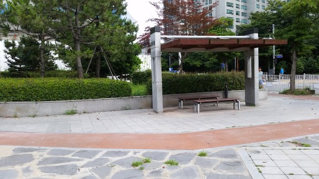 雲村APEC記念公園にあるベンチ