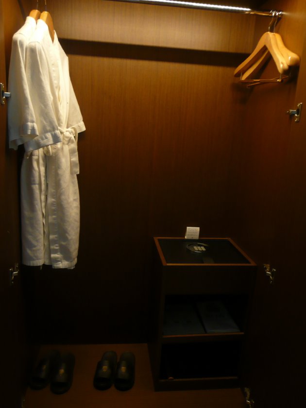 クラウンハーバーホテル釜山の部屋のクローゼット