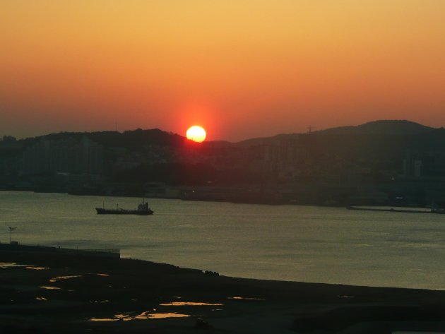 クラウンハーバーホテル釜山から見える朝日