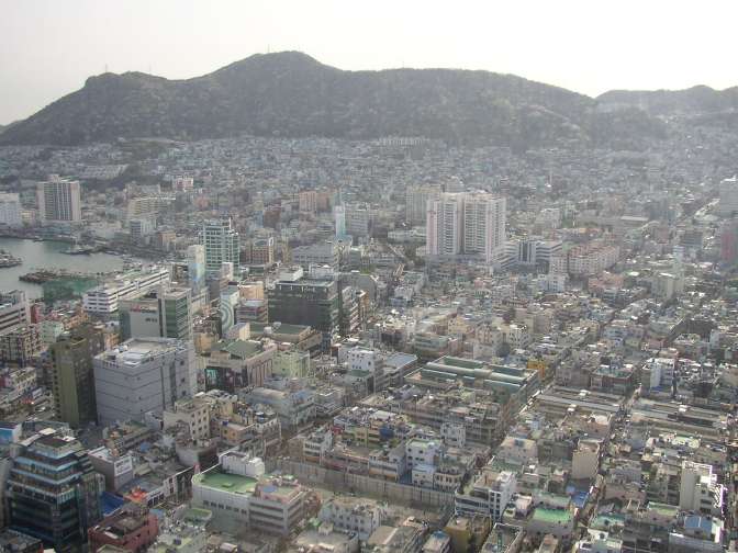 釜山（プサン）タワーからの眺望・南西の方角の風景