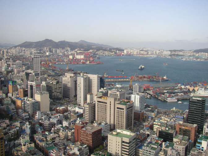 釜山（プサン）タワーからの眺望・北東（写真の右端は釜山港）