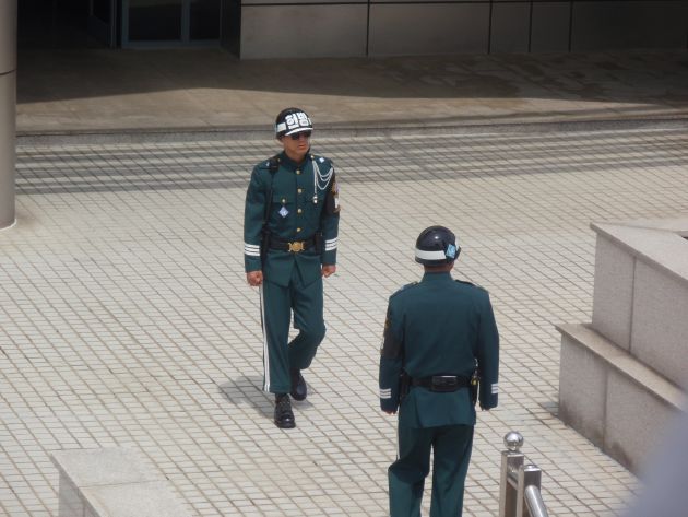 自由の家を警備する韓国軍兵士