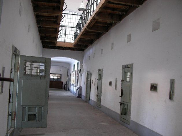 獄舎の中の風景