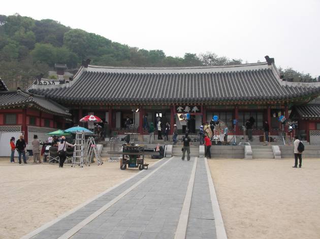 華城行宮の正殿である奉寿堂